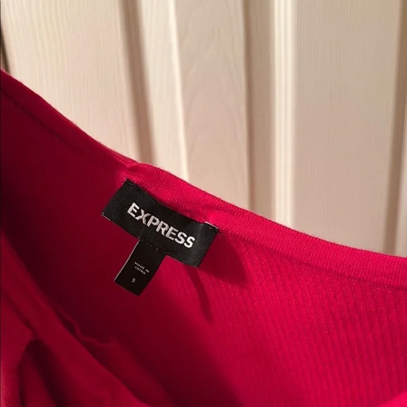 EXPRESS Pink Stretchy Fine knitted Sweater knit cropped Top - Picture 6 of 6